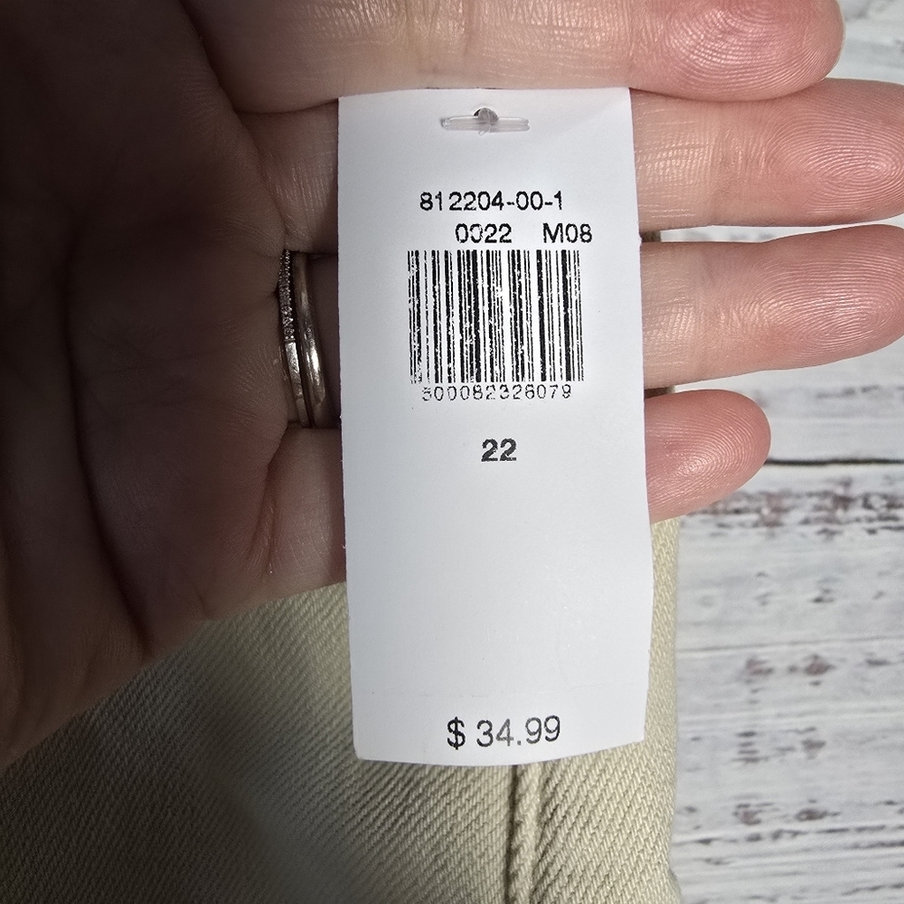 NWT Old Navy Cream 3" Womens Raw Hem‎ Shorts Plus Size 22 Sky-hi Aline - Picture 4 of 7